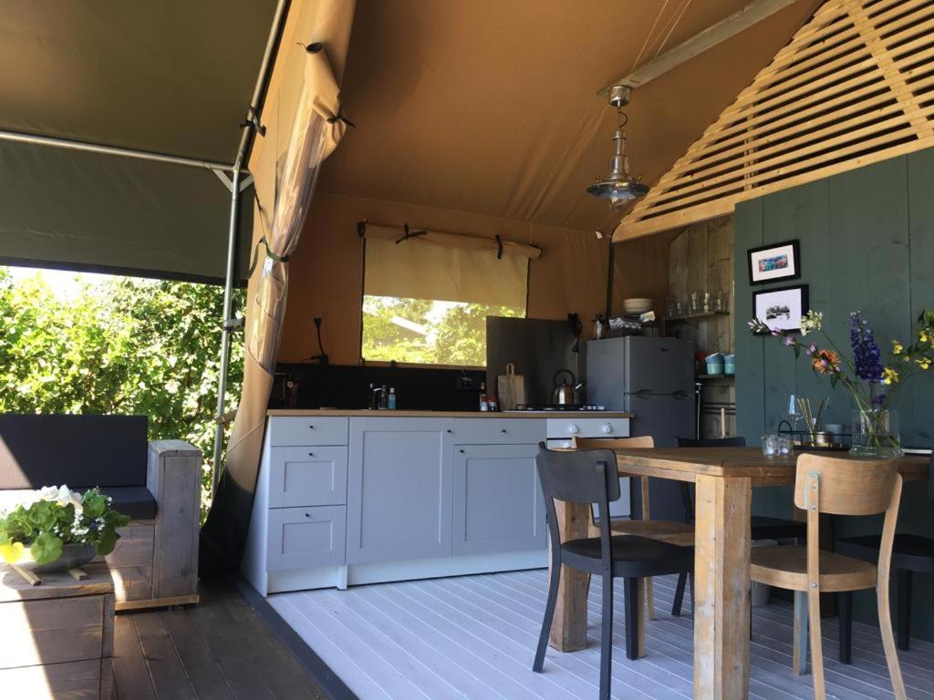 Glamping Aan De Plas Vinkeveen Εξωτερικό φωτογραφία